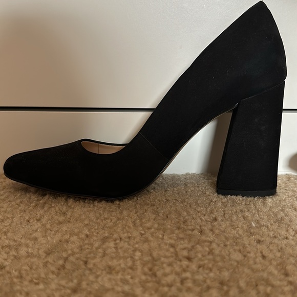 Vince Camuto Ableen block heels- black suede - Picture 5 of 7